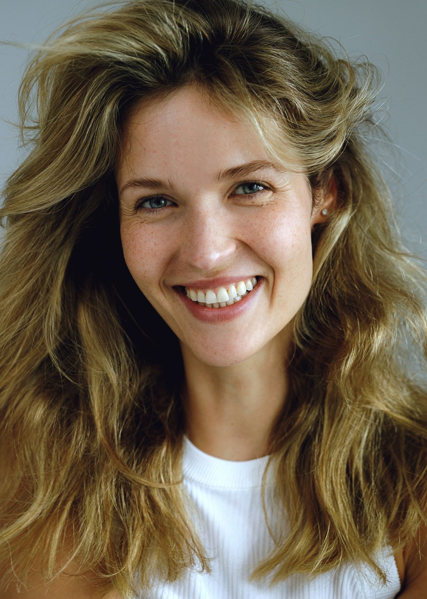 Monika Kaleńska — naturalny uśmiech